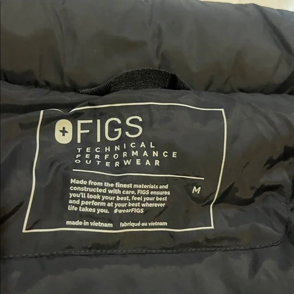 Figs On-Shift Packable Puffer Jacket in Black, Size Medium - Picture 9 of 12